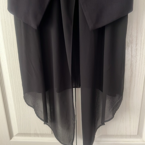 Fully lined formal Vest with added sheer fabric. - Picture 4 of 11